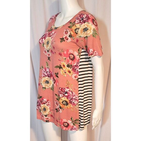 Lilypad Floral and Stripped Top - Size M - Picture 3 of 7